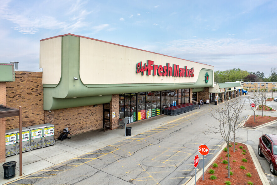 300 S McLean Blvd, Elgin, IL à louer - Photo de l’immeuble – Image 1 sur 5