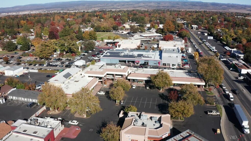 2540 Esplanade Rd, Chico, CA à louer - Vidéo sur l’annonce professionnelle – Image 2 sur 12