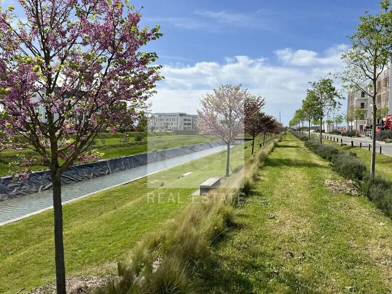 Bureau dans Genas à louer - Photo de l’immeuble – Image 2 sur 11