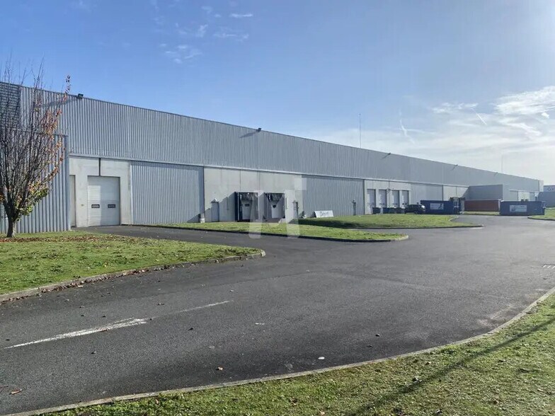 Industriel/Logistique dans Combs-la-Ville à louer - Photo de l’immeuble – Image 2 sur 9
