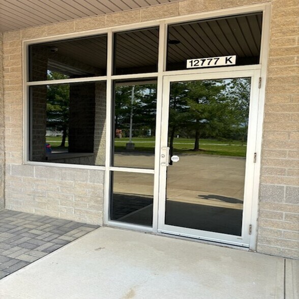 12777 Abbey Rd, North Royalton, OH à louer - Photo de l’immeuble – Image 3 sur 8