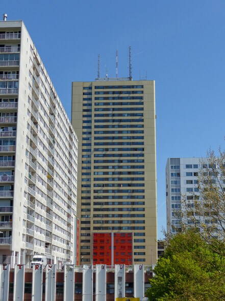 Local d’activités dans Bagnolet à louer - Photo de l’immeuble – Image 2 sur 9