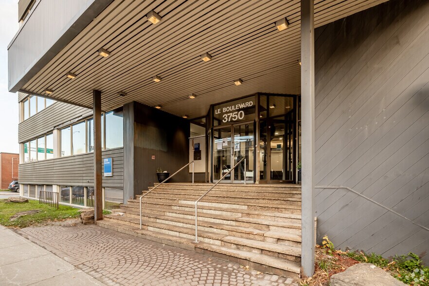 3750 Boul Crémazie E, Montréal, QC à louer - Photo de l’immeuble – Image 3 sur 5