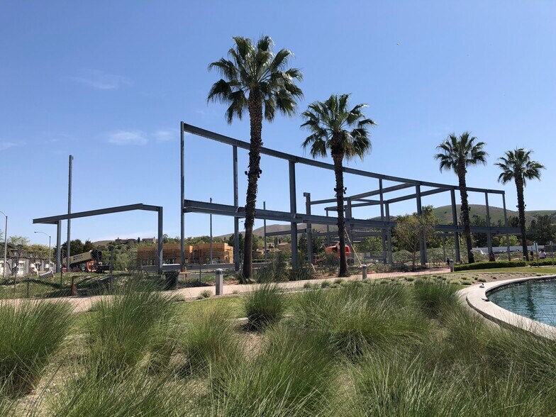 2794 Pronio Cir, Corona, CA à louer - Photo de la construction – Image 2 sur 9