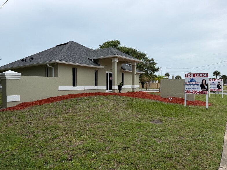 3113 S Ridgewood Ave, Daytona Beach, FL à louer - Photo de l’immeuble – Image 2 sur 23