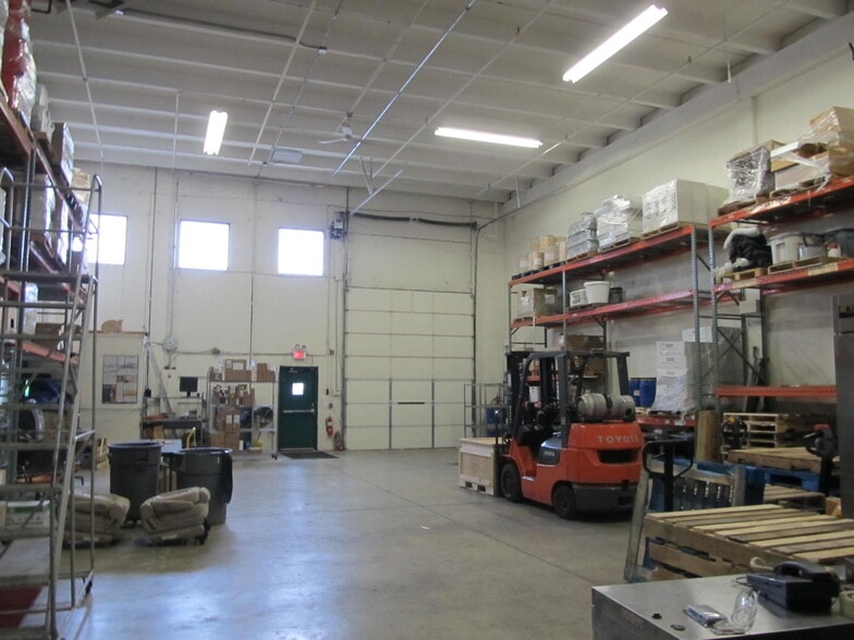 612-622 W 5th Ave, Naperville, IL à louer - Photo intérieure – Image 3 sur 8