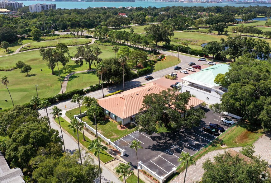 609 Indian Rocks Rd, Belleair, FL à vendre - Aérien – Image 2 sur 21