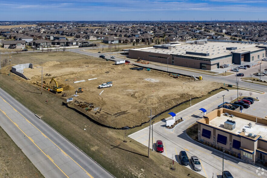 10950 S 191st St, Gretna, NE à louer - Photo de l’immeuble – Image 2 sur 9