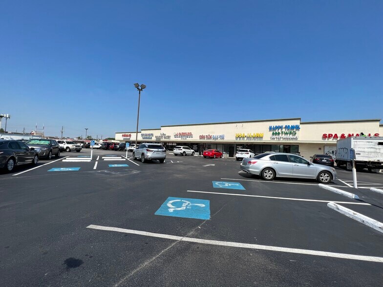 11526 Bellaire Blvd, Houston, TX à louer - Photo de l’immeuble – Image 1 sur 7
