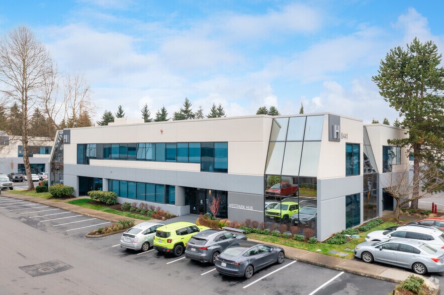 8461 154th Ave NE, Redmond, WA à louer - Photo de l’immeuble – Image 1 sur 10