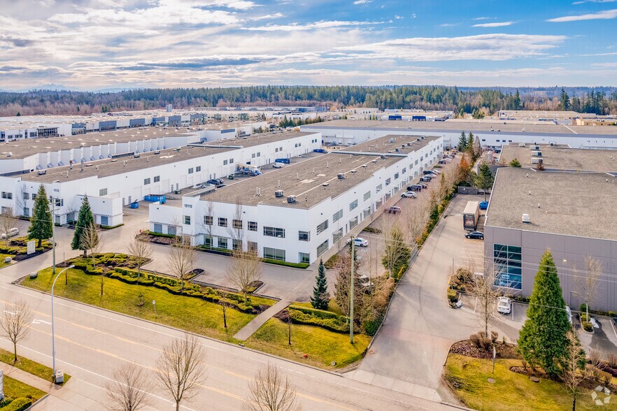 19130 24 Av, Surrey, BC à louer - Photo de l’immeuble – Image 2 sur 4