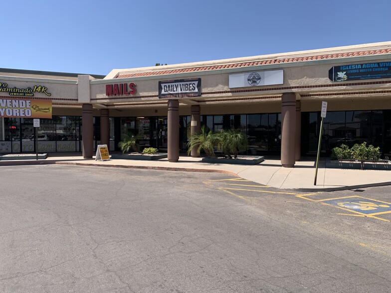 855 W University Dr, Mesa, AZ à louer - Photo de l’immeuble – Image 2 sur 6