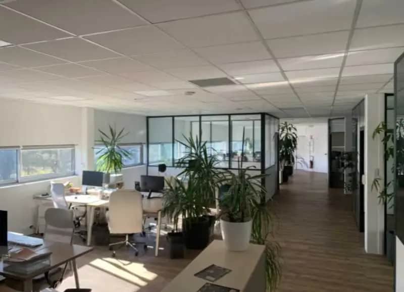 Bureau dans Bordeaux à vendre - Photo de l’immeuble – Image 3 sur 7