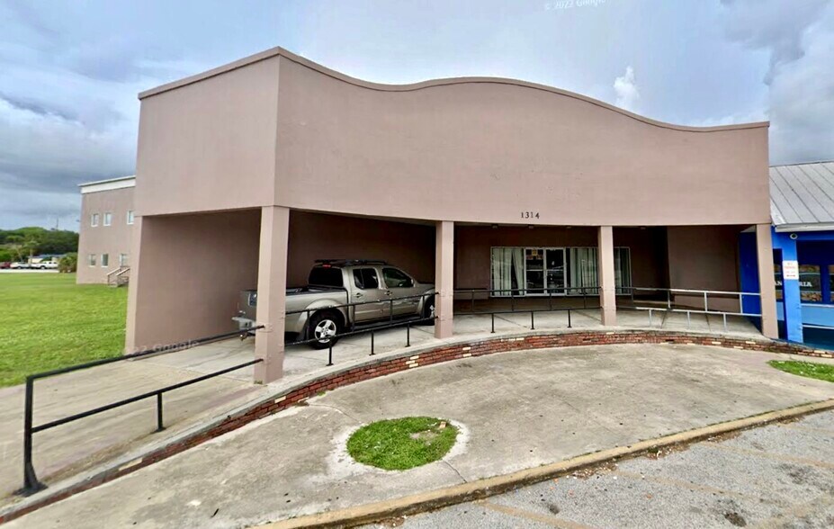 1314 Dixon Blvd, Cocoa, FL à vendre - Photo de l’immeuble – Image 2 sur 7