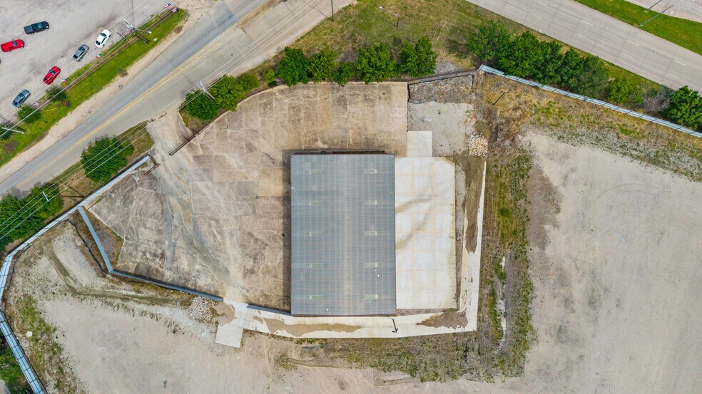 5956 W Jefferson Blvd, Dallas, TX à louer - Aérien – Image 2 sur 20