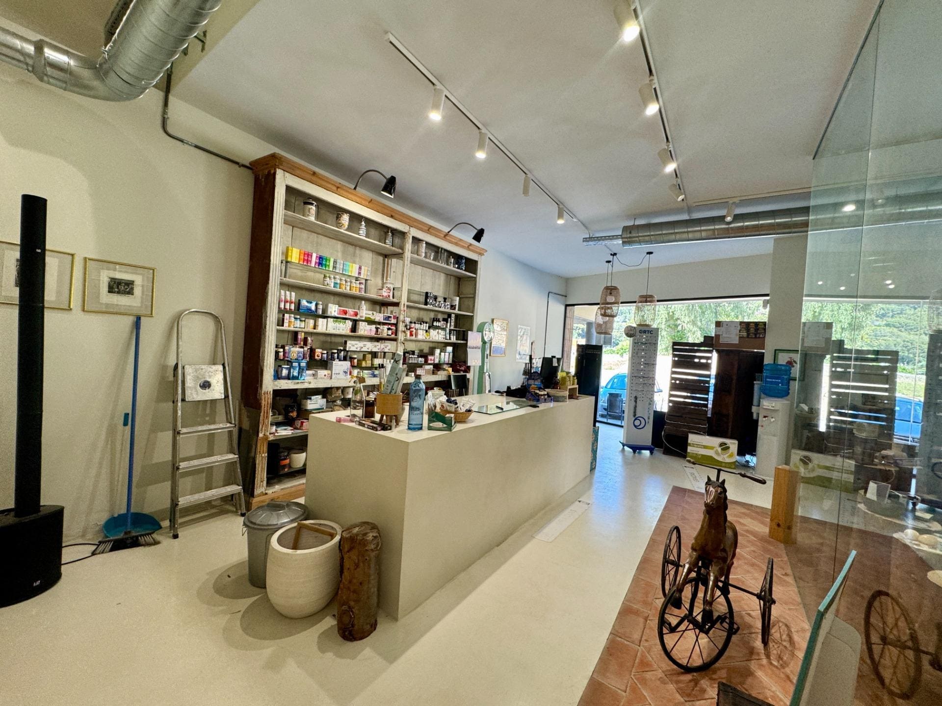 Local commercial dans Cabrera de Mar, Barcelona à louer Photo intérieure– Image 1 sur 15