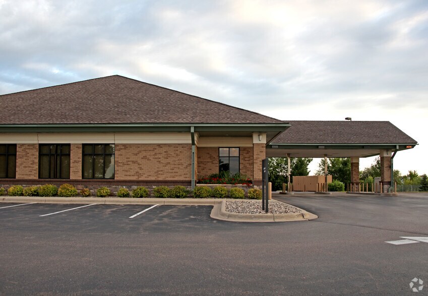 145 Nelson Blvd, Montrose, MN à louer - Photo de l’immeuble – Image 2 sur 2