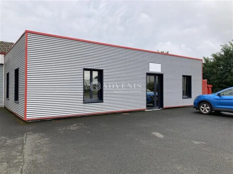 Bureau dans Champagné à louer - Photo de l’immeuble – Image 1 sur 6