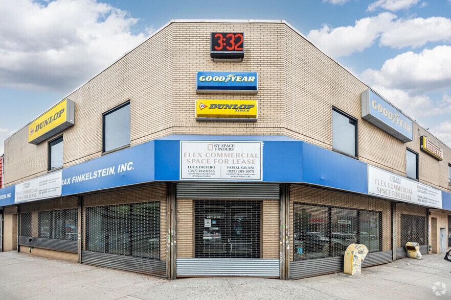 30-02 Newton Ave, Astoria, NY à vendre - Photo de l’immeuble – Image 1 sur 4