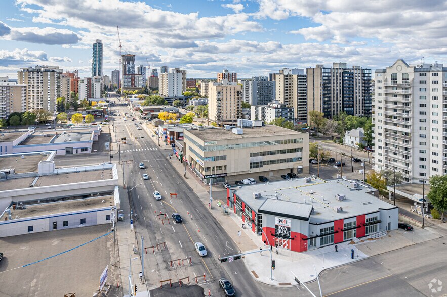 10104 114 St NW, Edmonton, AB à louer - Photo de la ville – Image 2 sur 4