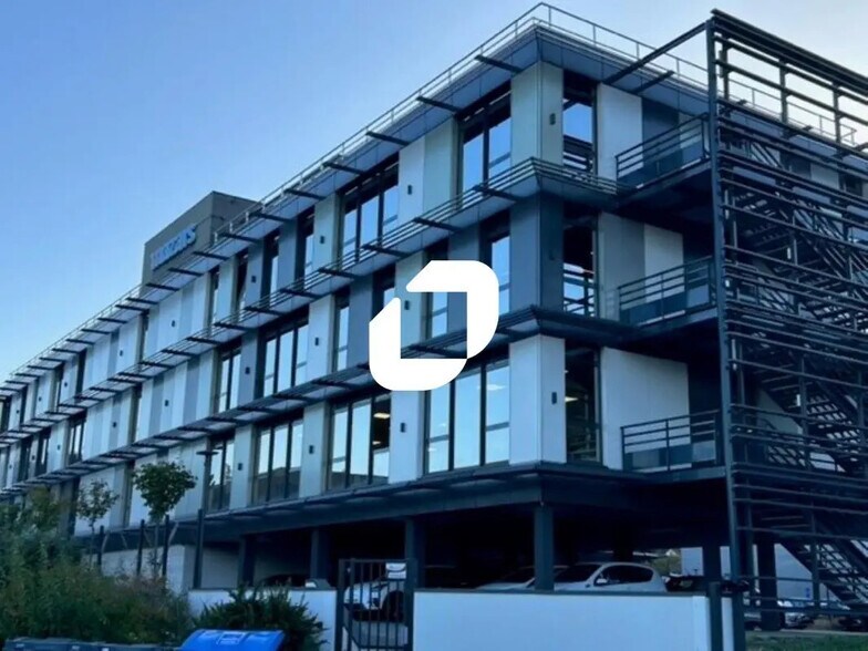 Bureau dans Seyssinet-Pariset à louer - Photo de l’immeuble – Image 1 sur 2