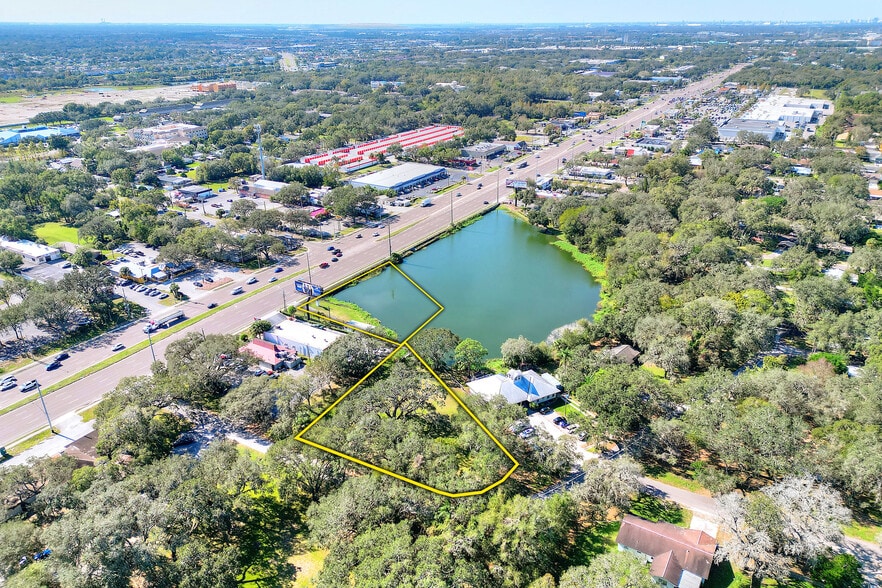 1214 W Brandon Blvd, Brandon, FL à vendre - Aérien – Image 1 sur 9