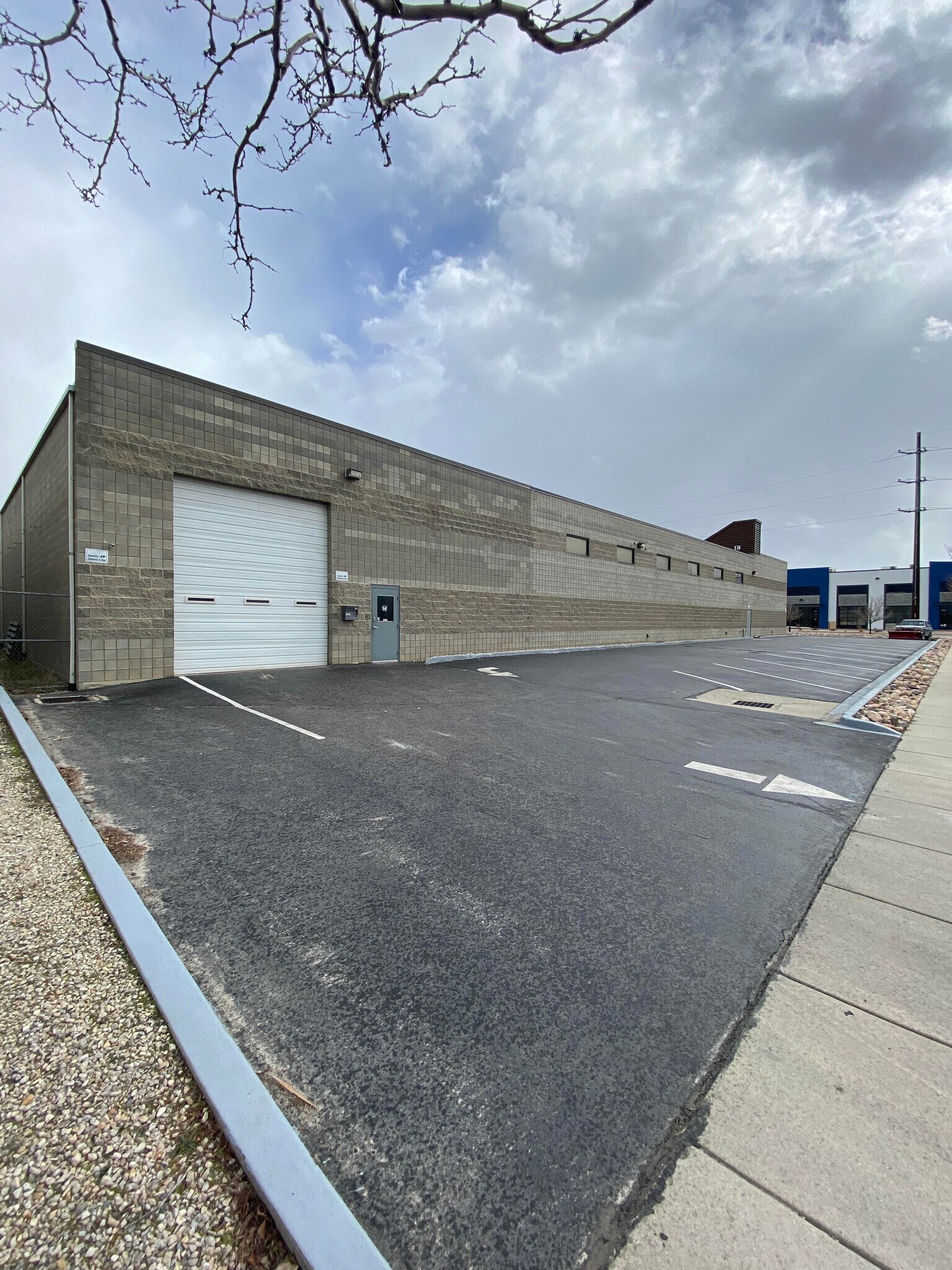 776 W Honda Park Dr, Bluffdale, UT à louer Photo de l’immeuble– Image 1 sur 7