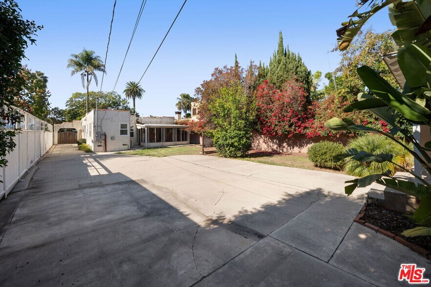 3938 East Blvd, Los Angeles, CA à vendre - Photo de l’immeuble – Image 3 sur 30
