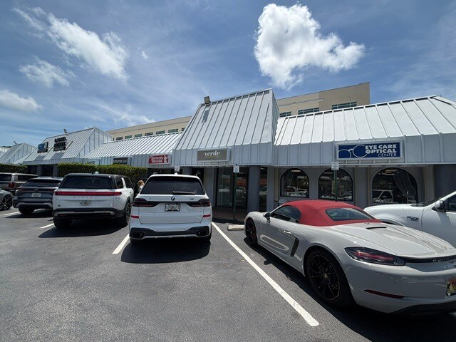 7304 SW 57th Ave, South Miami, FL à louer - Photo de l’immeuble – Image 2 sur 8