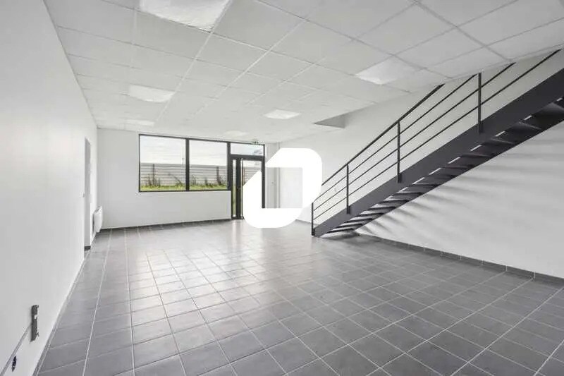 Local d'activités dans Villebon-sur-Yvette à vendre - Photo de l’immeuble – Image 3 sur 19