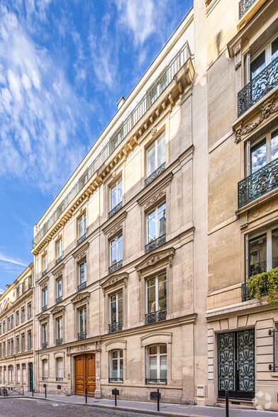 27 Rue Catherine De La Rochefoucauld, Paris à louer - Photo principale – Image 1 sur 4