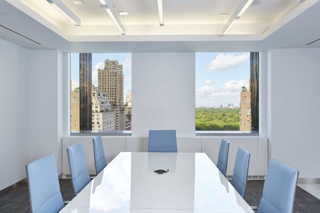 Plus de détails pour 3 Columbus Cir, New York, NY - Coworking à louer