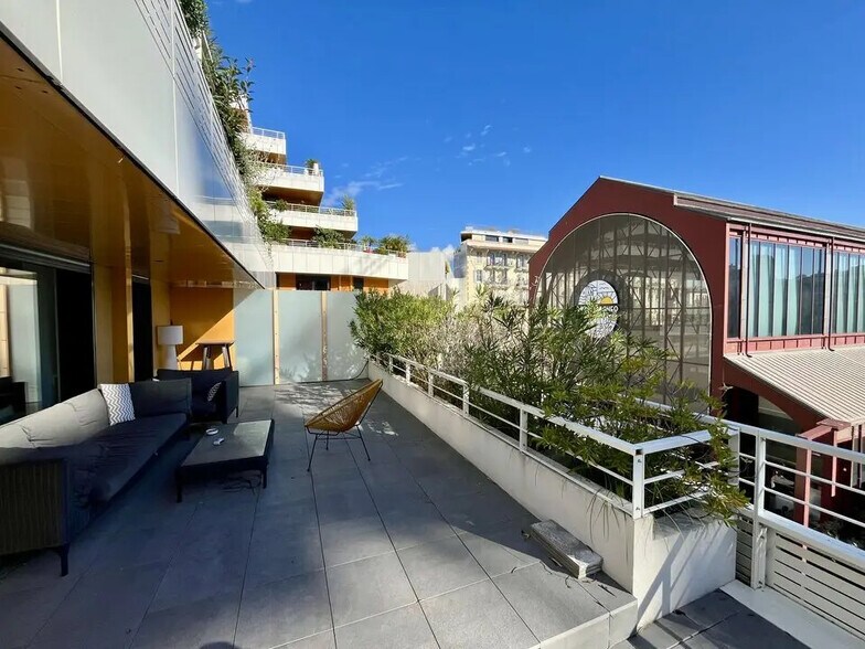 Bureau dans Nice à louer - Photo de l’immeuble – Image 1 sur 7