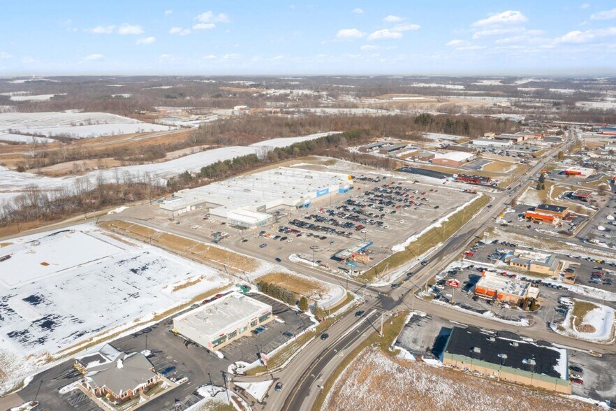 704-720 Harry Sauner Rd, Hillsboro, OH à louer - Photo de l’immeuble – Image 3 sur 7