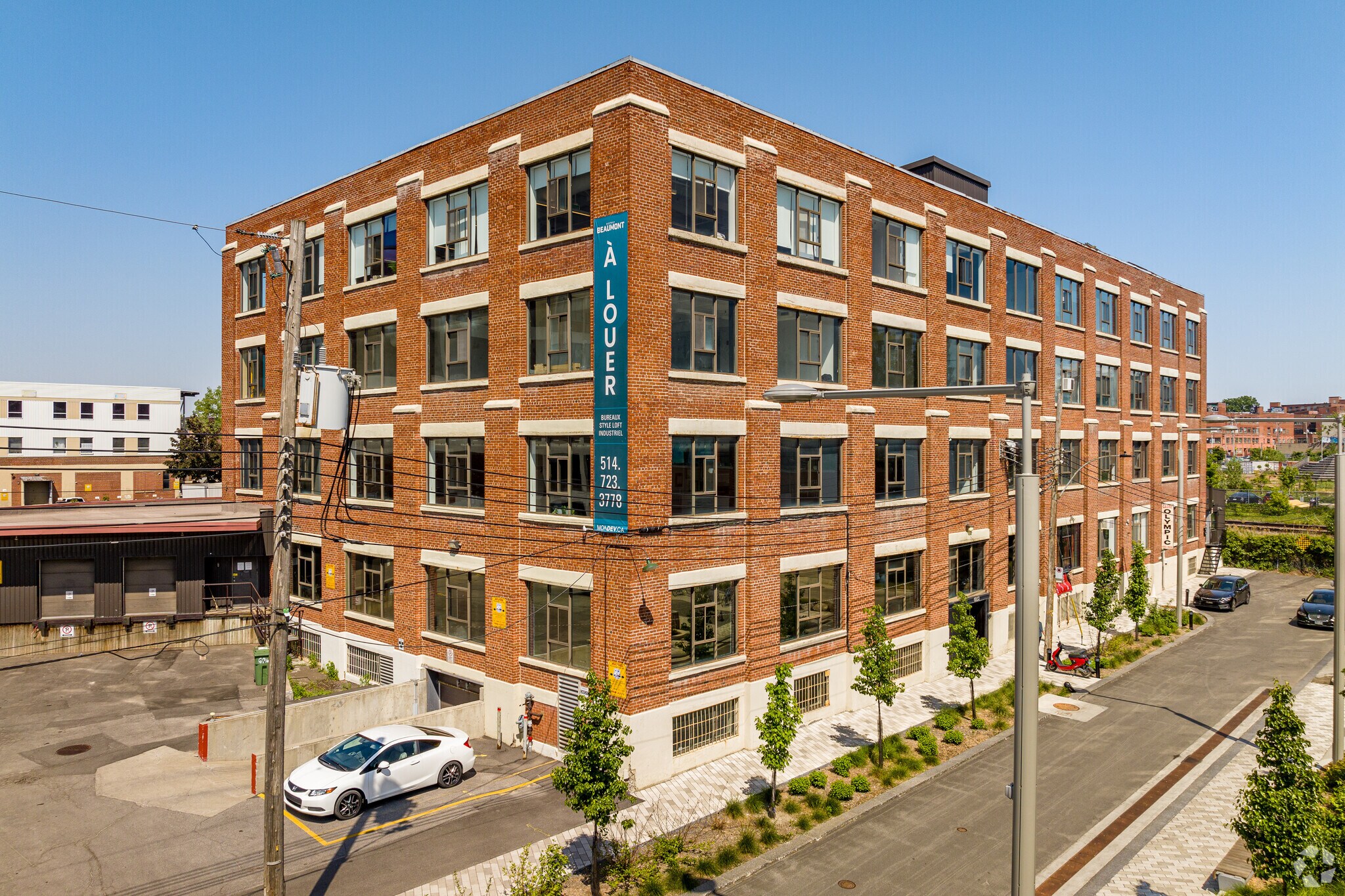 6829-6845 Av de l'Épée, Montréal, QC à louer Photo principale– Image 1 sur 31