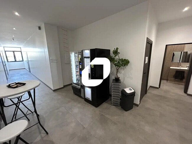 Plus de détails pour Bureau, Local d'activités à louer