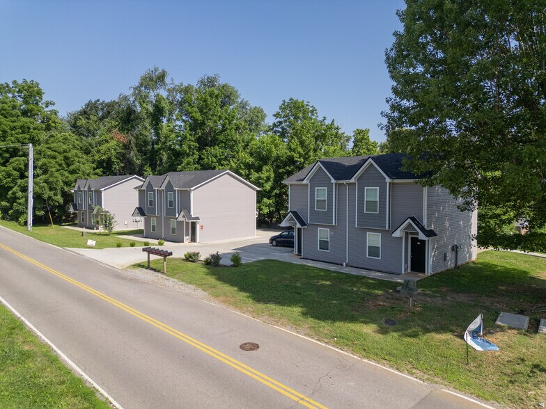 509 Britton Springs Rd, Clarksville, TN à vendre - Photo de l’immeuble – Image 2 sur 16