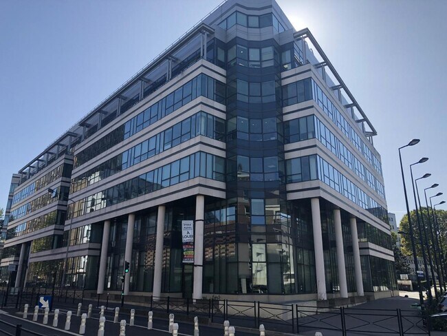 Plus de détails pour 42 Boulevard De La Libération, Saint-Denis - Bureau à louer