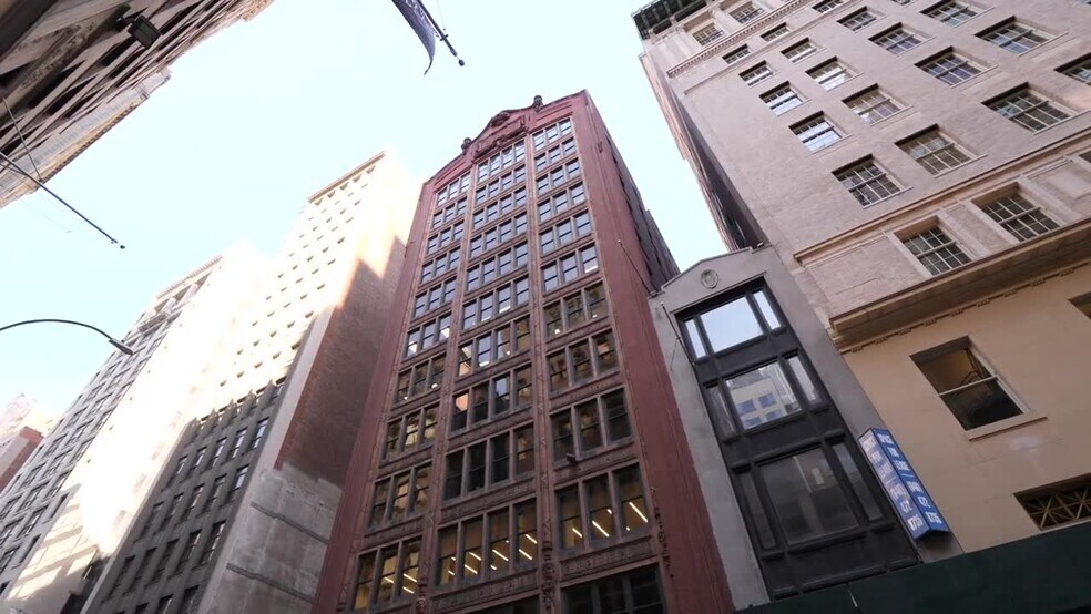 15 W 38th St, New York, NY à louer - Vidéo sur l’annonce professionnelle – Image 3 sur 17