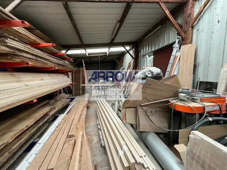 Industriel/Logistique dans Pont-Saint-Martin à vendre - Photo de l’immeuble – Image 2 sur 3