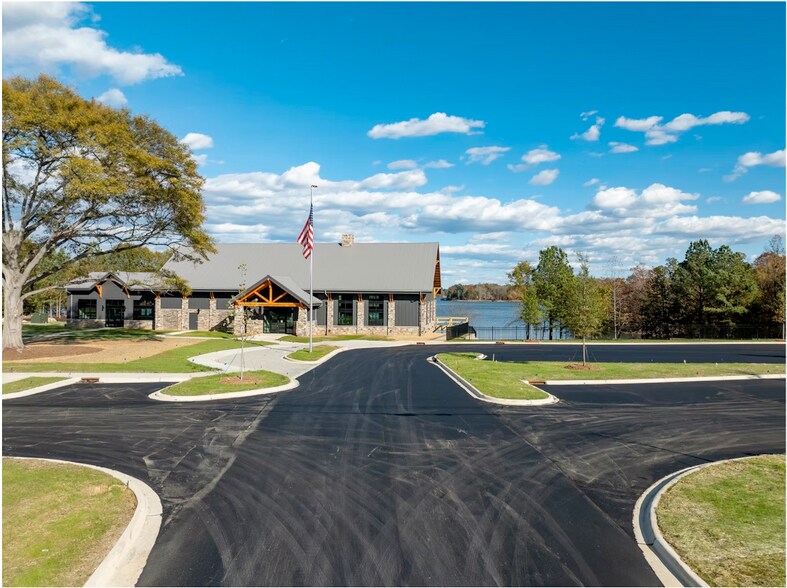 11728 Mountain Island Brook Ln, Charlotte, NC à louer - Photo de l’immeuble – Image 3 sur 9