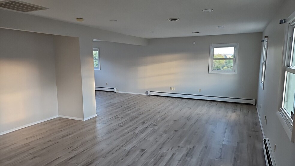 823 Rose St, Indiana, PA à louer - Photo intérieure – Image 2 sur 9
