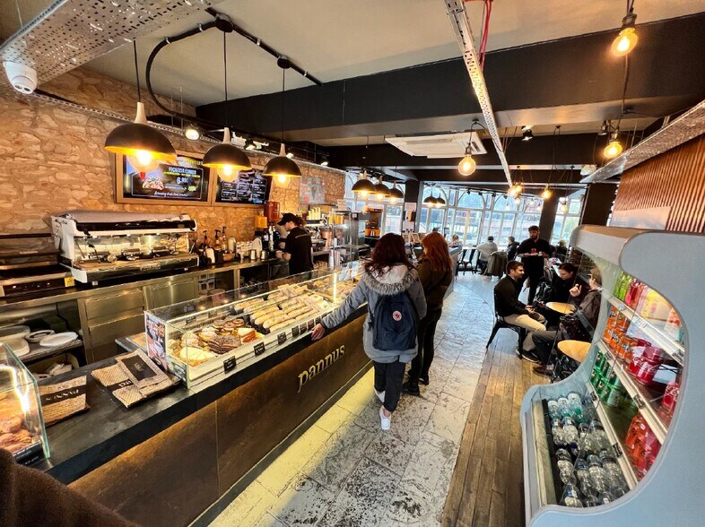 250 Camden High St, Londres à louer - Photo de l’immeuble – Image 2 sur 6