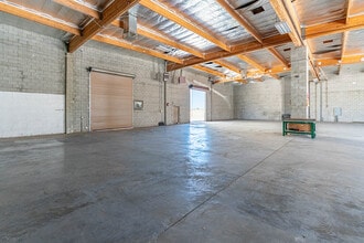 39360 3rd St E, Palmdale, CA à louer Photo intérieure– Image 2 sur 8