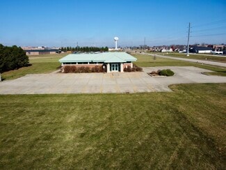 Plus de détails pour 803 Illini Dr, Clinton, IL - Bureau à vendre