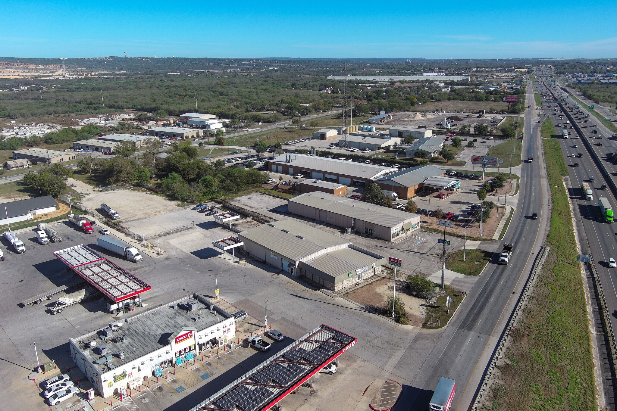 4320 S Interstate 35, New Braunfels, TX à vendre Photo de l’immeuble– Image 1 sur 16