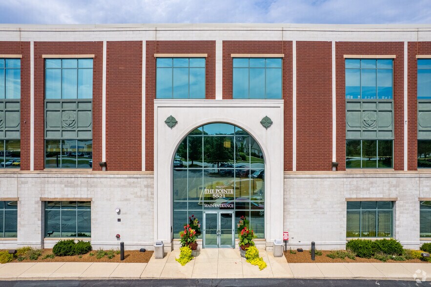 5521 W Lincoln Hwy, Schererville, IN à louer - Photo de l’immeuble – Image 3 sur 5