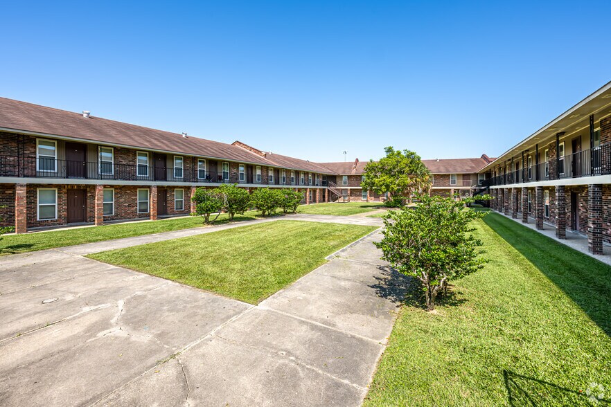 10530 Florida Blvd, Baton Rouge, LA à vendre - Photo de l’immeuble – Image 2 sur 21