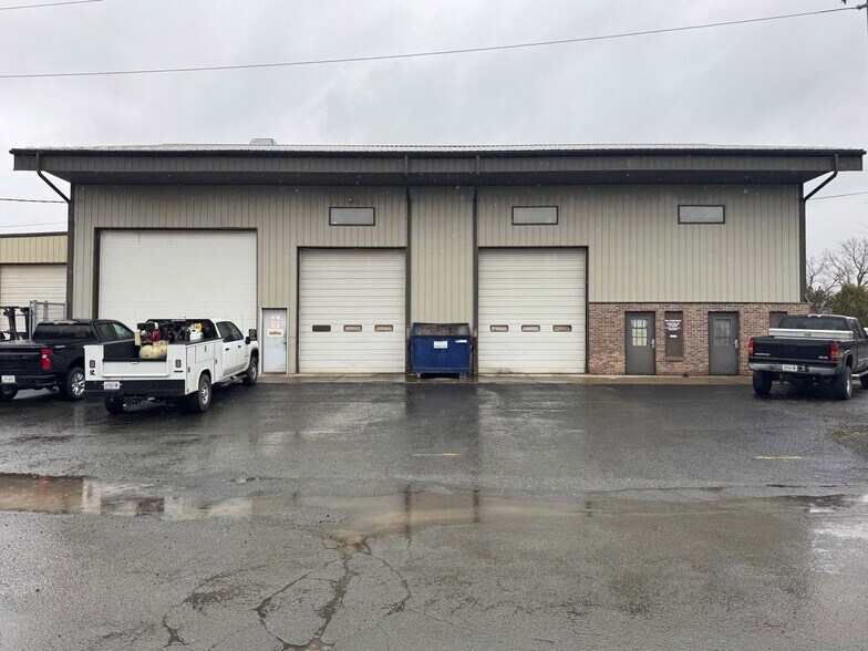 15 Lower Hudson Ave, Green Island, NY à louer - Photo de l’immeuble – Image 3 sur 13