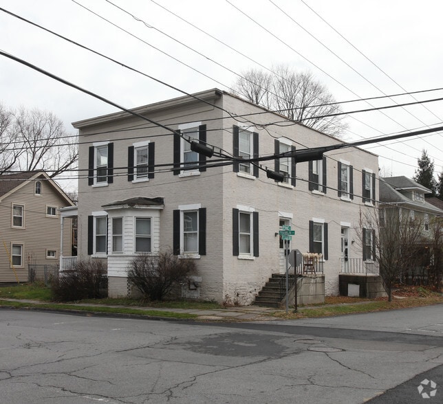 86-90 Pine St, Kingston, NY à vendre - Photo principale – Image 1 sur 8